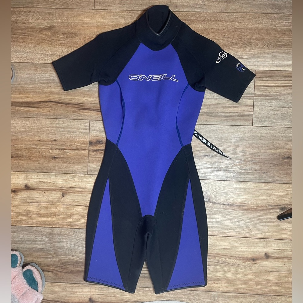 O'Neill women’s size 6 wetsuit - Picture 1 of 10